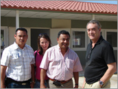 El Alcade de Nueva Bolivia visita Las carmelitas